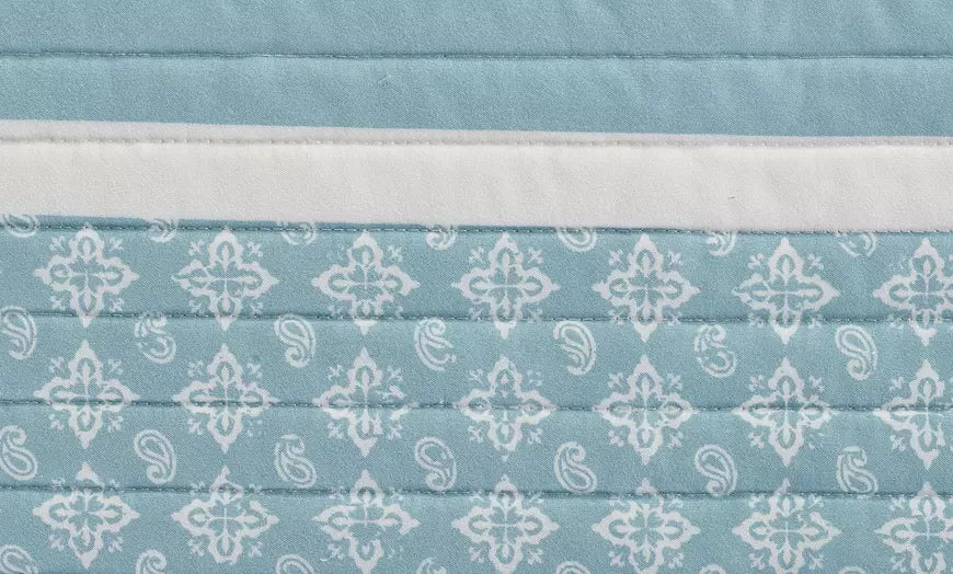 Paisley Floral Reversible Quilt Set Bedspread (2- or 3-Piece)